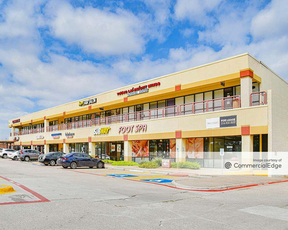 Oakridge Plaza Cali Saigon Mall 3212 North Jupiter Road, Garland